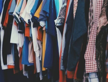 photo-1542060748-10c28b62716f